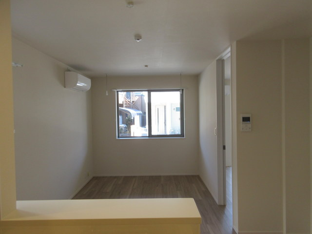 オーラム ブルーム豊玉の居間・リビング|★キッチンからのリビング★