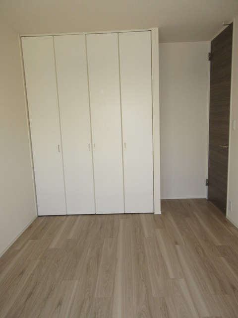 オーラム ブルーム豊玉の寝室|★フローリング５．３帖洋室★