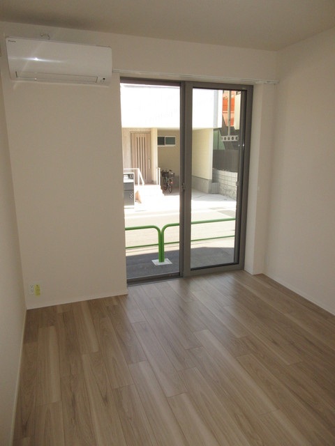 オーラム ブルーム豊玉の居間・リビング|★フローリング５．３帖洋室★