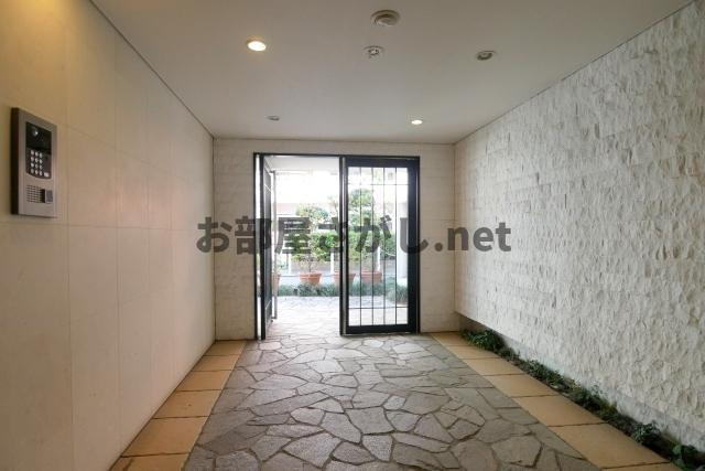 PREMIUM CUBE目黒東山♯ｍｏ【12月中旬入居可】のその他共用部分|建物外観を気になさる方へ、見た目の良い物件です