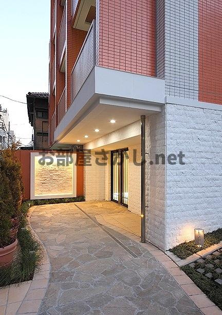 PREMIUM CUBE目黒東山♯ｍｏ【12月中旬入居可】のエントランス|物件の外観です