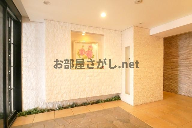 PREMIUM CUBE目黒東山♯ｍｏ【12月中旬入居可】のその他共用部分|落ち着いた雰囲気の外観です