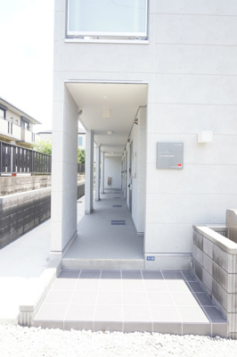 【エントランス】 | リブリ・ルームス弁天3-Ⅳ | 清潔なエントランスです