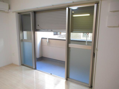 【設備】 | CASA　RIVIERA（カーサ　リヴィエラ） | 窓シャッター