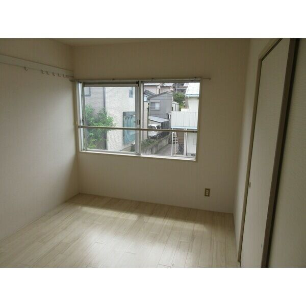 エバーグリーン　Ａの洋室