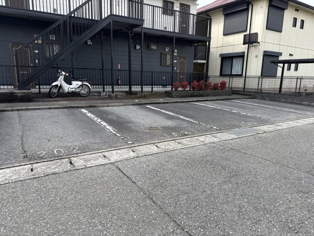 グランディヴィラの駐車場