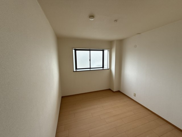 フラッツ・アイの寝室