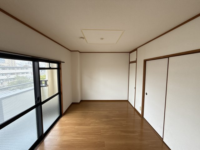 フラッツ・アイの子供部屋