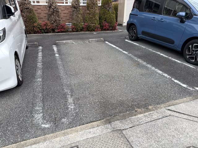 エメラルド雅Ⅲの駐車場