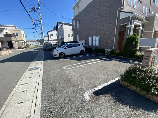 グラース・アンジュの駐車場