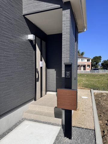 いわき市錦町花ノ井3期　新築戸建のエントランス