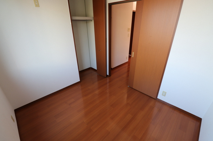 シャーメゾン桑野の洋室|明るい洋室です