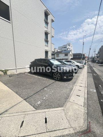 ソフィアコート御影の駐車場