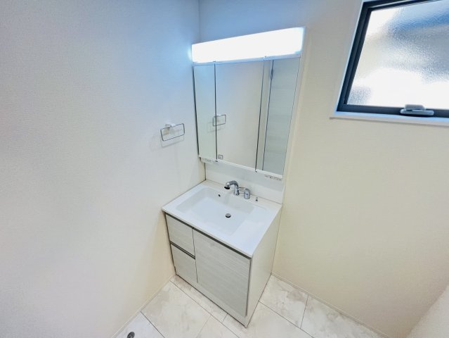 碧南市堀方町2丁目32番地7『仲介手数料無料』新築戸建ての独立洗面台