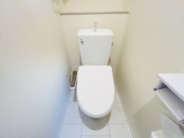 碧南市堀方町2丁目32番地7『仲介手数料無料』新築戸建てのトイレ