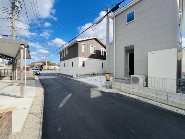 碧南市堀方町2丁目32番地7『仲介手数料無料』新築戸建ての前面道路含む現地写真