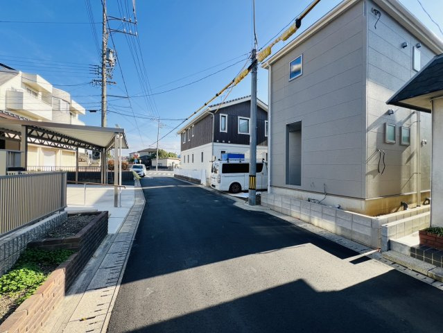 碧南市堀方町2丁目32番地7『仲介手数料無料』新築戸建ての前面道路含む現地写真