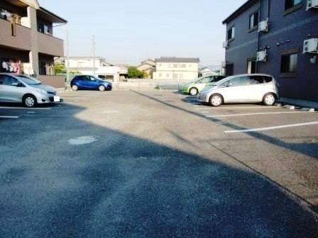 もちの木Ⅱの駐車場