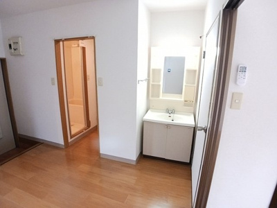 【洗面所】 | ファミールヒイラギＢ | ゆったりとスペースのある洗面所