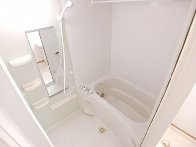 【浴室】 | サンリットヒル赤坂Ａ | 日々の暮らしに欠かせないお風呂です