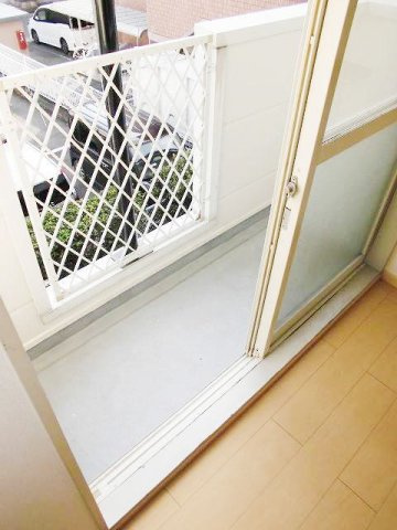 レジデンスＮ．Ⅲのバルコニー|開放的で明るい空間を演出してくれるバルコニーです