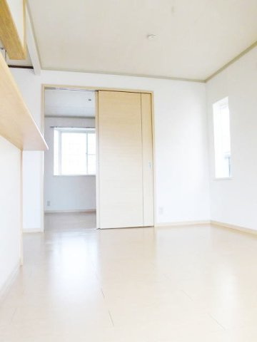 レジデンスＮ．Ⅲの居間・リビング|ゆったりとしたリビングです