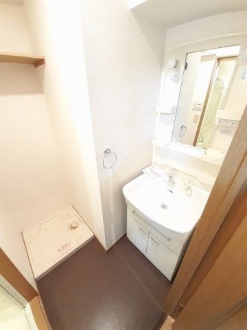 フランメゾン平成の洗面所|明るい洗面所です