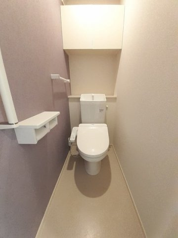 ポニート　カノンのトイレ|落ち着いた色調のトイレです