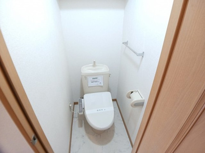 【トイレ】 | オードピュールⅢ | 落ち着いた色調のトイレです