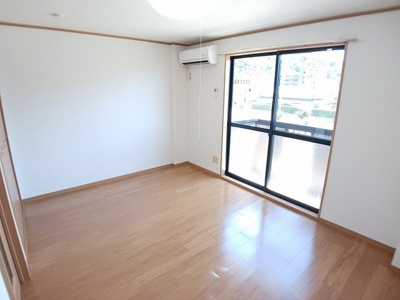 【居間・リビング】 | オードピュールⅢ | 即日案内可能です♪現地待ち合わせOK！どの物件でも当社でお得にご案内できますのでまとめて内覧ください♪