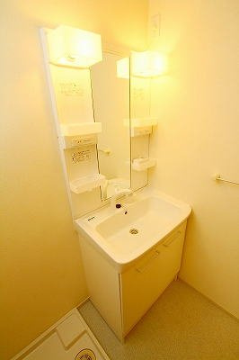 ラベンダーハイツの洗面所|広い洗面スペース