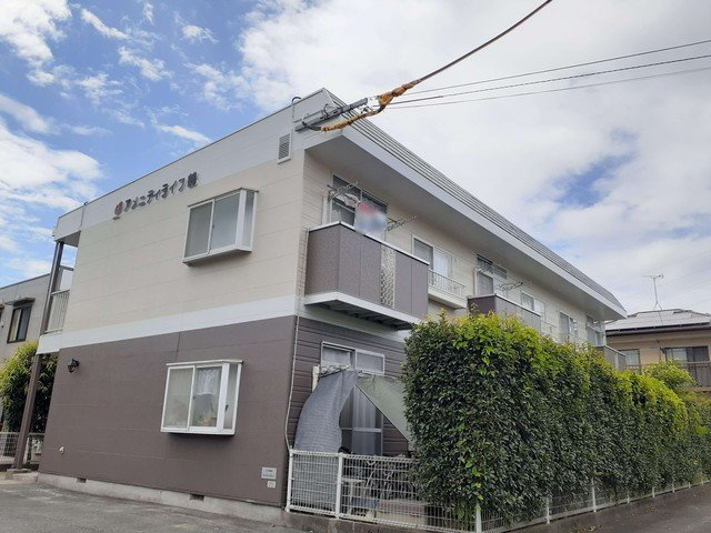 アメニティライフ鶴の外観|落ち着いた雰囲気の外観です