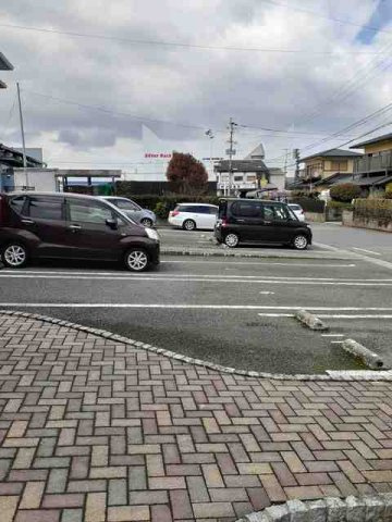 菊池郡菊陽町大字津久礼のアパートの駐車場|駐車場があるので、車を買う予定の方も安心です