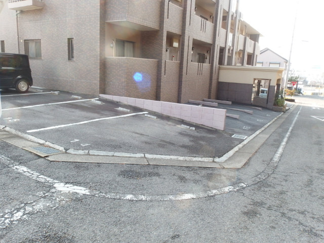 サンクレストの駐車場