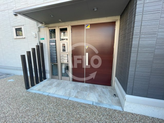 プレミアム正覚寺　加美小学校のエントランス|プレミアム正覚寺　エントランス