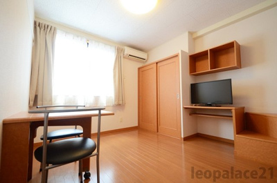 【居間・リビング】 | レオパレス日開野 | 備品や設備仕様は号室等により異なります現地をご確認下さい。