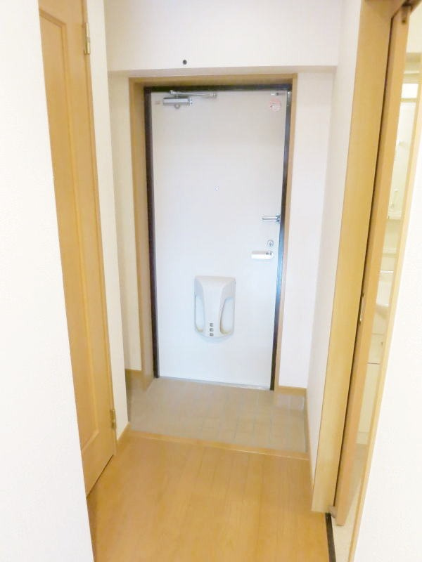 アルバ美合の玄関