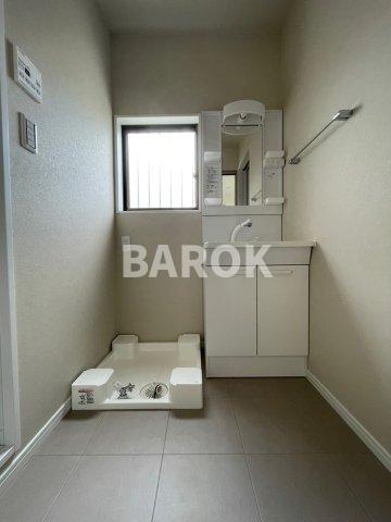 次郎丸2丁目貸家の洗面所