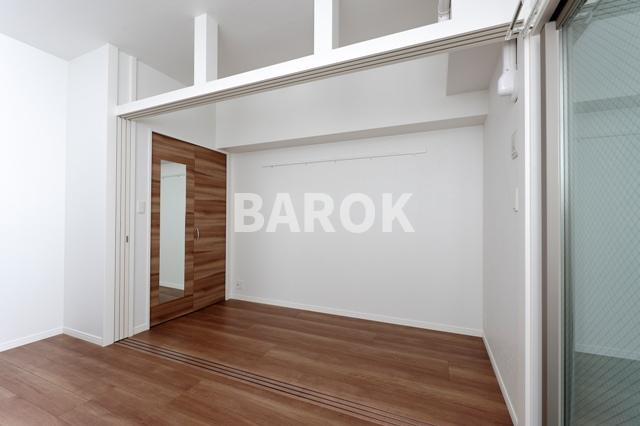 エンクレスト県庁前の内装