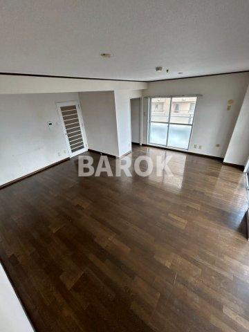 エルスタンザ別府の居間・リビング