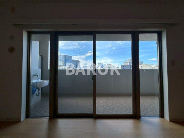 ウェルリバービュー天神のバルコニー