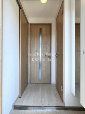 【玄関】 | グランロード立売堀 | 玄関より撮影♪玄関には姿見があり便利です！