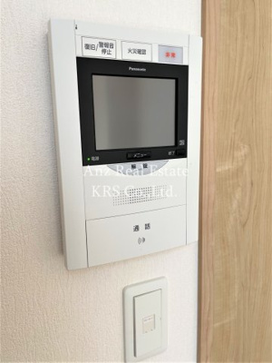 【セキュリティ】 | グランロード立売堀 | 居ながら訪問者を確認できます！モニタ付きインターホン！