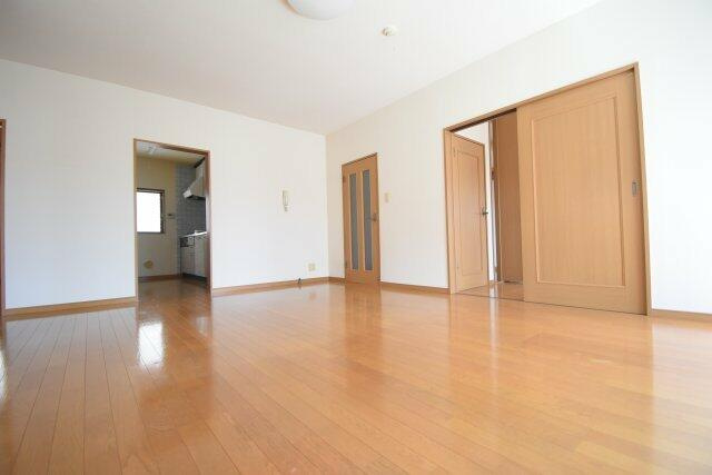 パインホームズ多摩川Ⅲの居間・リビング