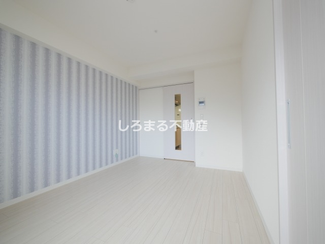 ファーストフィオーレ本町イーストの居間・リビング