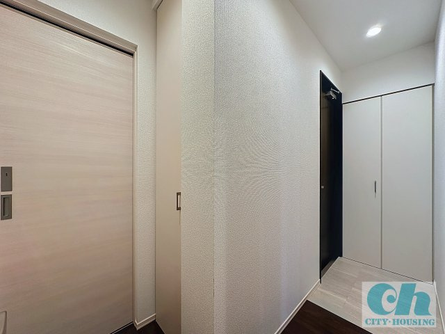 天寿2nd 401号室の玄関