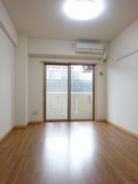 スパシエフィールドＳ新都心の居間・リビング|使いやすい居間です