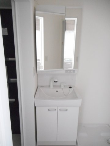 アルメゾンコスメアの独立洗面台|朝の身支度には欠かせない独立洗面化粧台