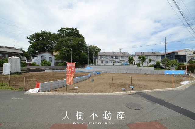 【前面道路含む現地写真】 | 綾瀬市寺尾本町３丁目　売地　全８区画【仲介手数料無料】