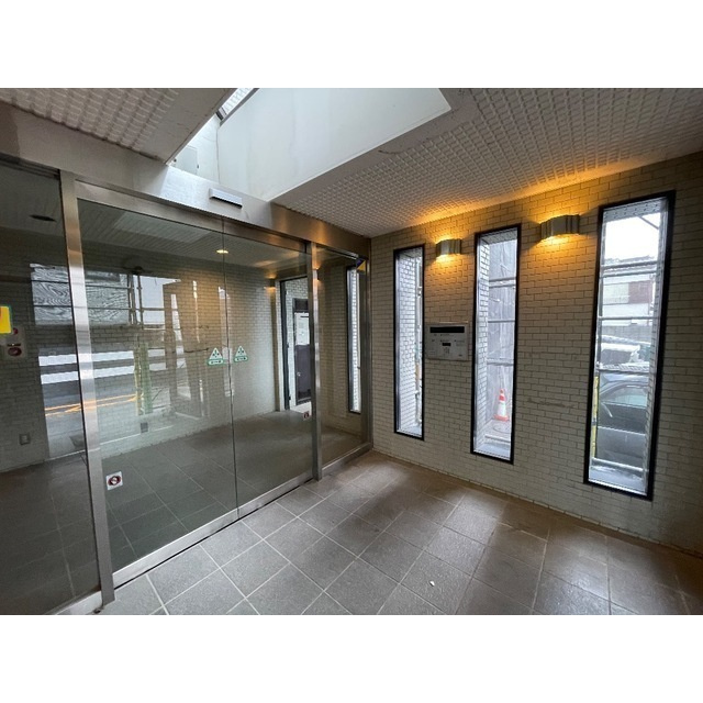 パークビュー北本のエントランス|落ち着いたエントランスです